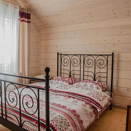 кільце карпат Chata Verkhniy Yasenov